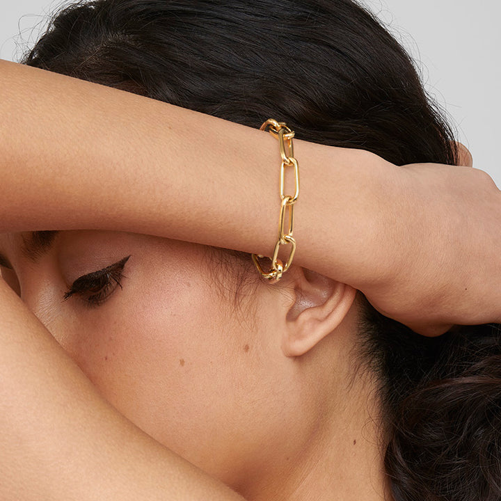 18K Gold Classico Tapered Link Bracelet - On Model Wrist | IPPOLITA
