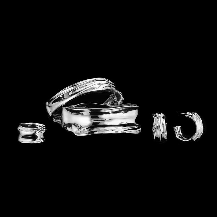 Crush Wide Hinged Bangle