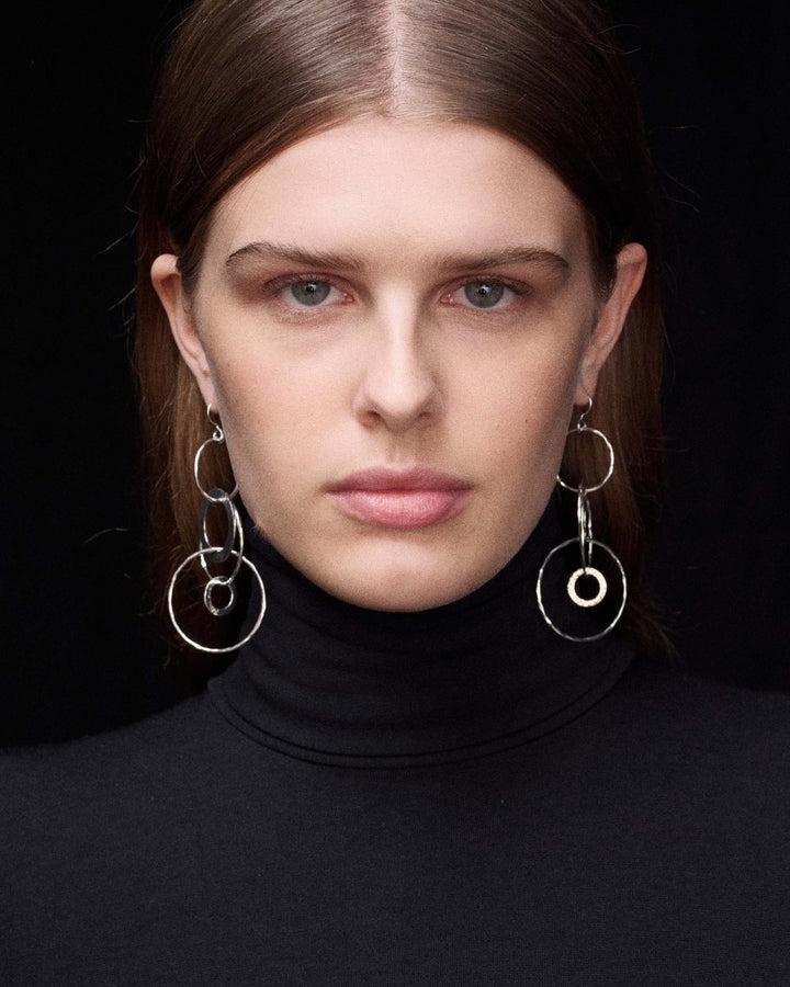 18K Gold Hammered Jet Set Interlocked Circle Earrings - On Model Front View | IPPOLITA